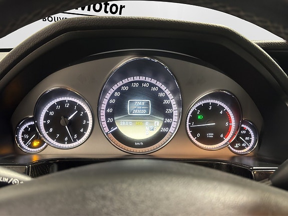 Mercedes-Benz E220 14 of 20