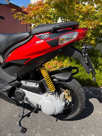 Aprilia SR 50 4 of 7