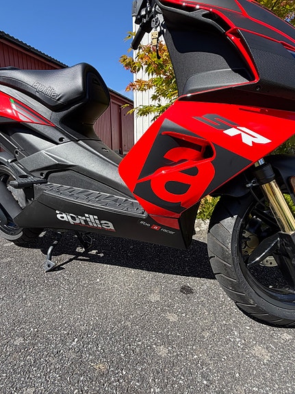 Aprilia SR 50 3 of 7