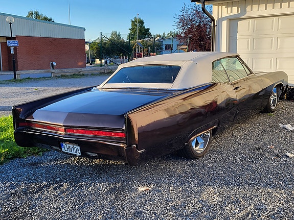 Buick Electra 225 3 of 7