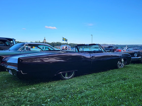 Buick Electra 225 2 of 7