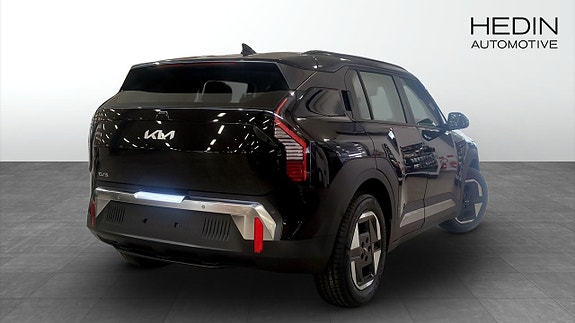 Kia EV3 2 of 12