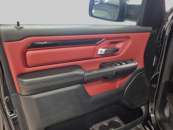 Dodge RAM 1500 16 of 18