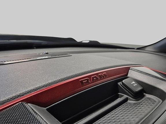 Dodge RAM 1500 15 of 18