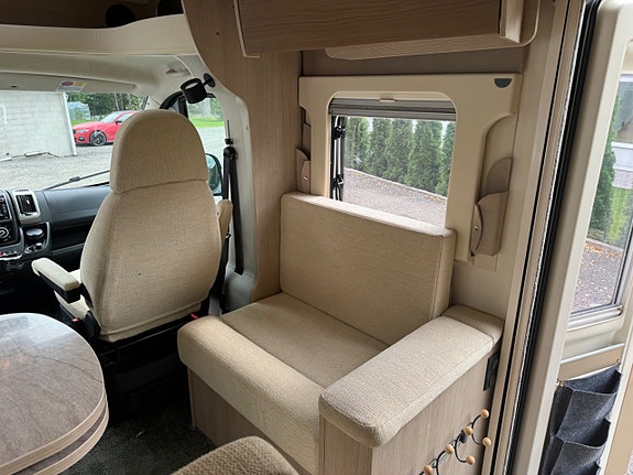 Fiat Bürstner Ixeo Time 726 2.3 MultiJet 131hk/AC/Långbäddar/ Sänksäng 12 of 30