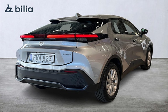 Toyota C-HR 18 of 22