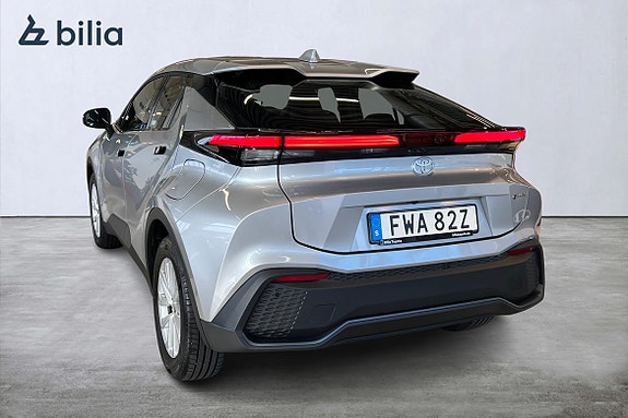 Toyota C-HR 2 of 22