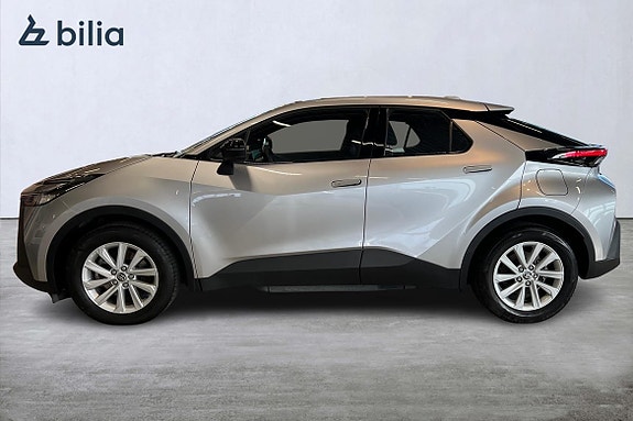 Toyota C-HR 3 of 22