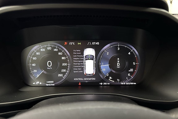 Volvo XC40 14 of 17