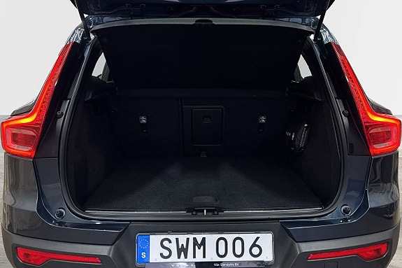 Volvo XC40 8 of 17
