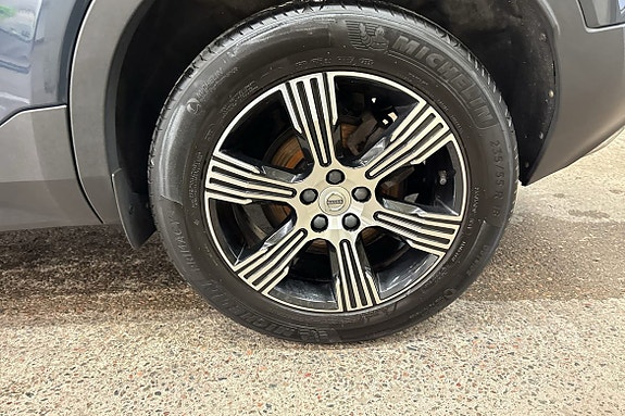 Volvo XC40 10 of 17