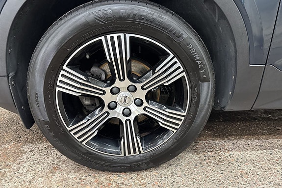 Volvo XC40 9 of 17