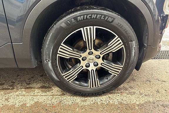 Volvo XC40 12 of 17