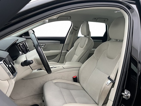 Volvo V90 14 of 30
