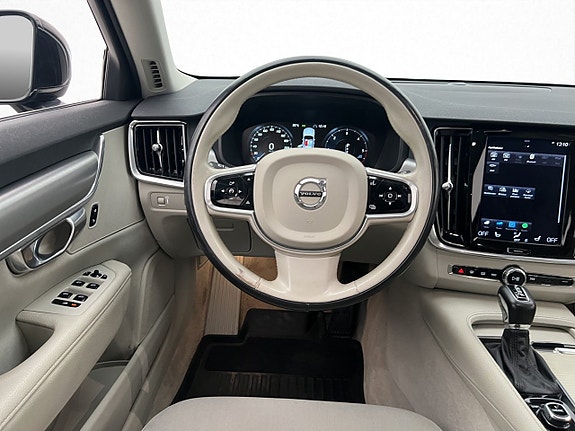 Volvo V90 16 of 30