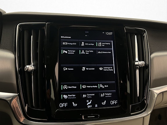 Volvo V90 24 of 30
