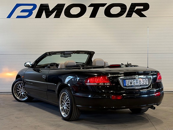 Chrysler Sebring 7 of 13