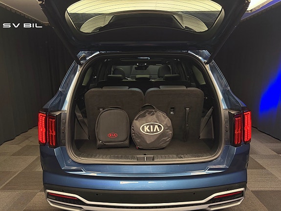 Kia Sorento 15 of 30
