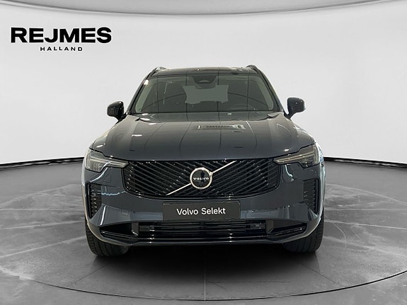 Volvo XC90 9 of 16