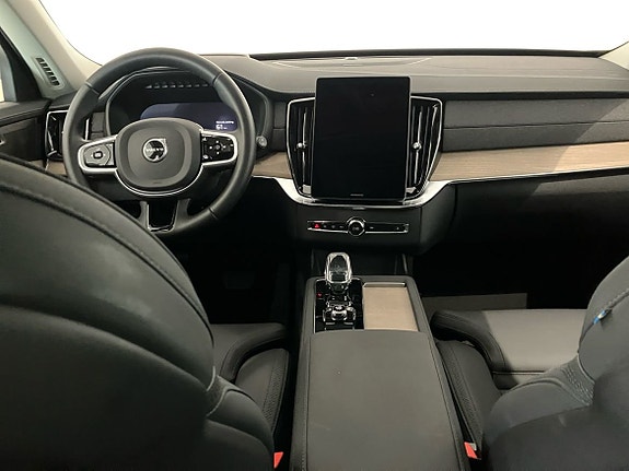 Volvo XC90 6 of 16