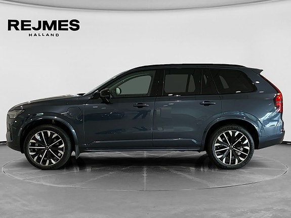 Volvo XC90 3 of 16