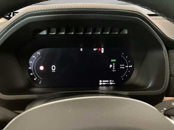 Volvo XC90 12 of 16