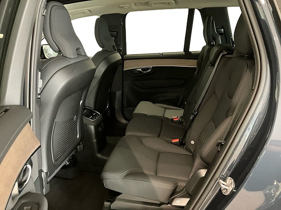 Volvo XC90 7 of 16