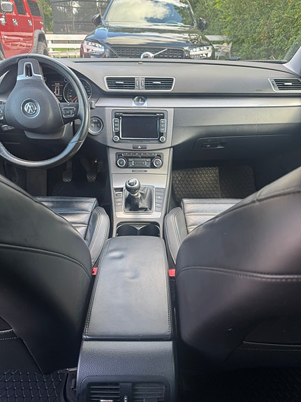 Volkswagen Passat 2 of 4