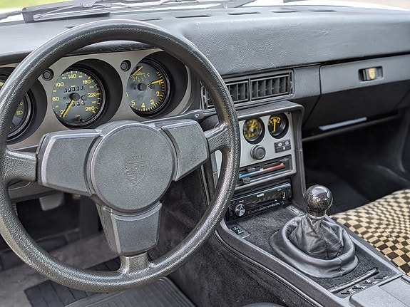 Porsche 944 2 of 9