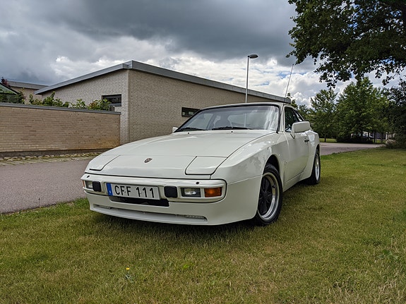 Porsche 944 7 of 9