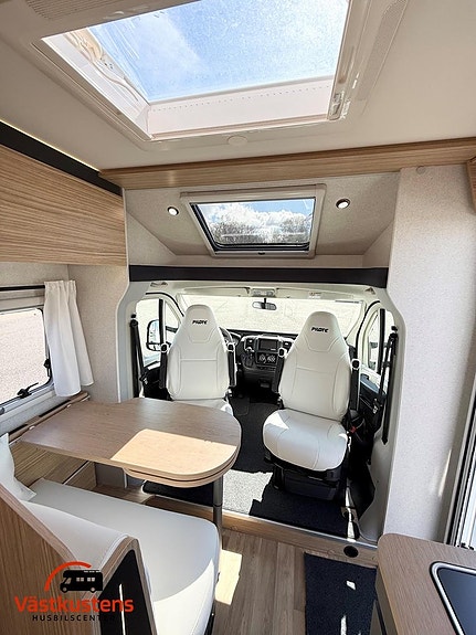 Pilote P 650 GJ / Längd: 6.5 m / Endast 850 mil! 19 of 26