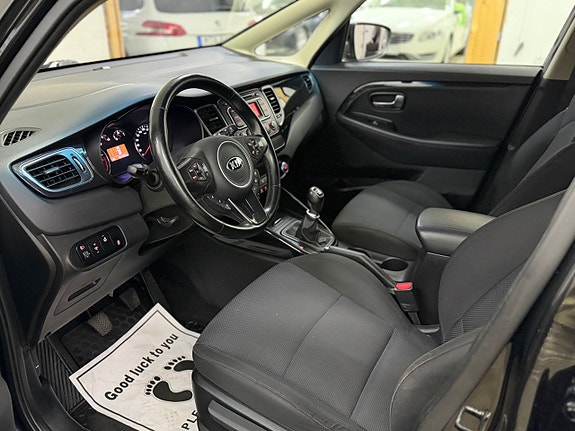Kia Carens 9 of 13