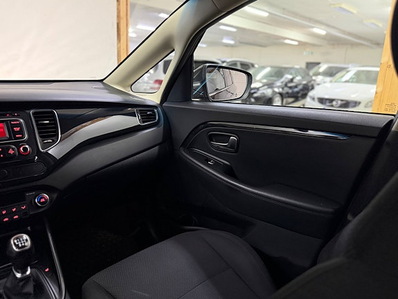 Kia Carens 13 of 13