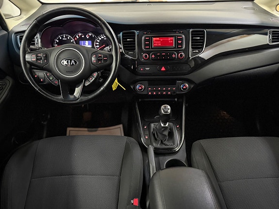 Kia Carens 8 of 13