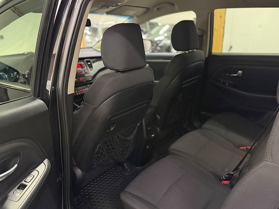 Kia Carens 12 of 13
