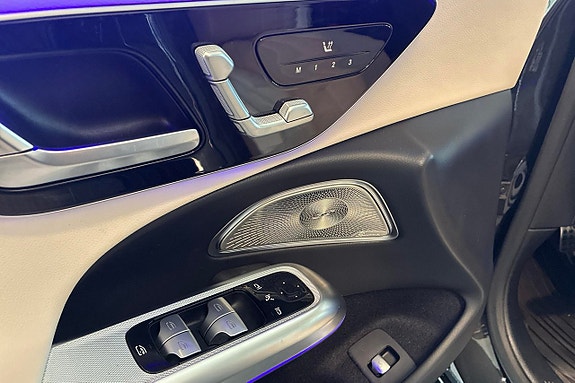 Mercedes-Benz E300 de 17 of 27