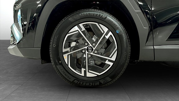 Hyundai Tucson 9 of 12