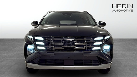 Hyundai Tucson 8 of 12