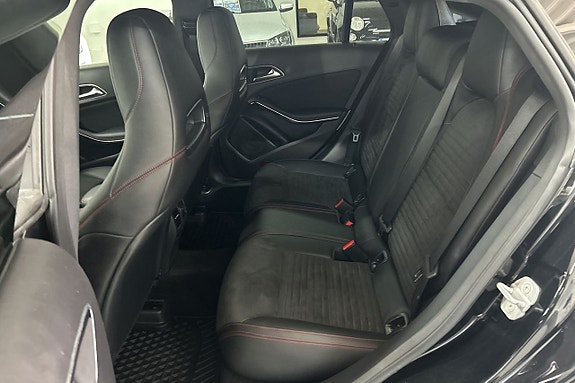 Mercedes-Benz CLA220 d 14 of 26