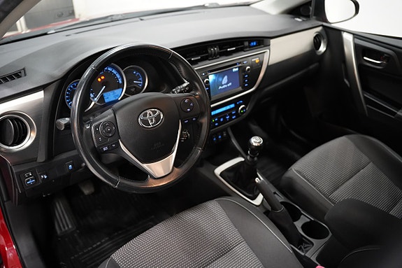 Toyota Auris 5 of 18