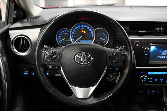 Toyota Auris 9 of 18