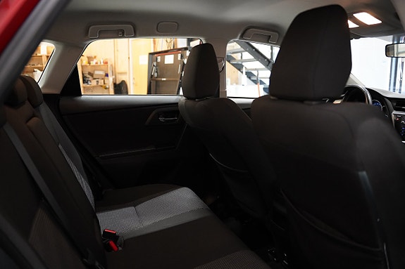 Toyota Auris 17 of 18