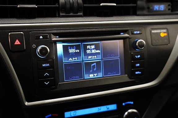 Toyota Auris 15 of 18