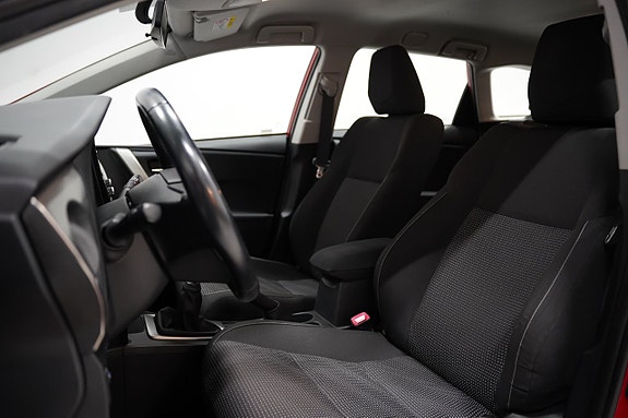 Toyota Auris 6 of 18