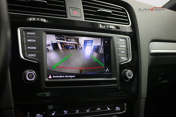 Volkswagen Golf VII 19 of 25