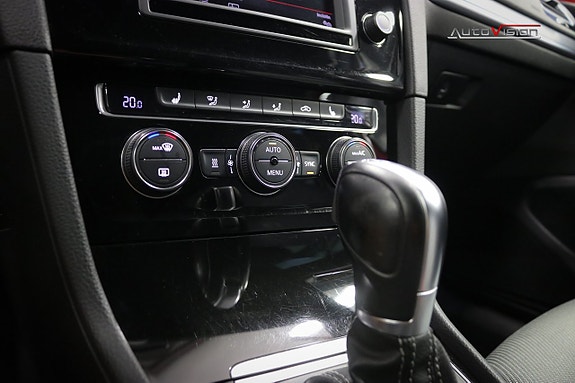 Volkswagen Golf VII 11 of 25