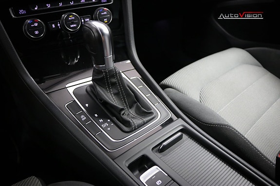 Volkswagen Golf VII 13 of 25