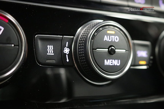 Volkswagen Golf VII 12 of 25