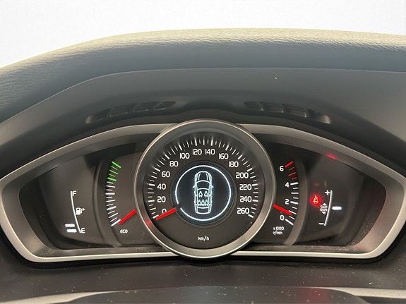 Volvo V40 15 of 28