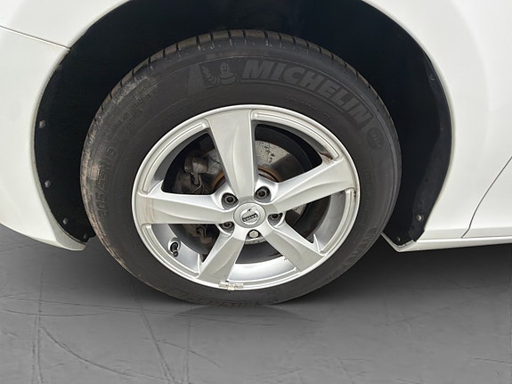 Volvo V40 25 of 28